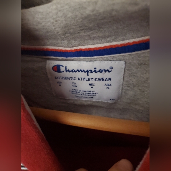 Champion Red Hoodie - Picture 4 of 4